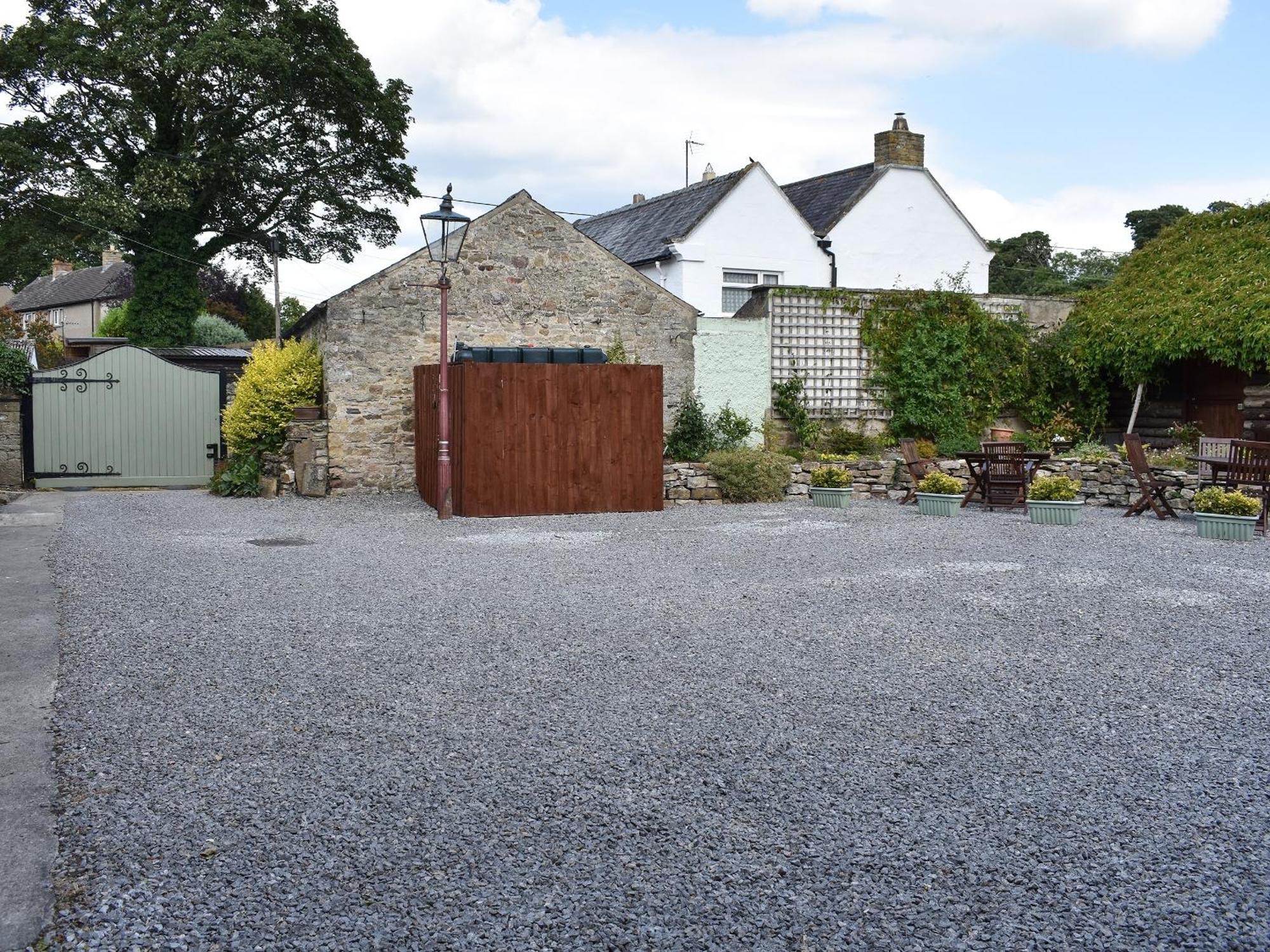 Foal Barn Cottages - Hayloft - Spennithorne Мидълхам Екстериор снимка