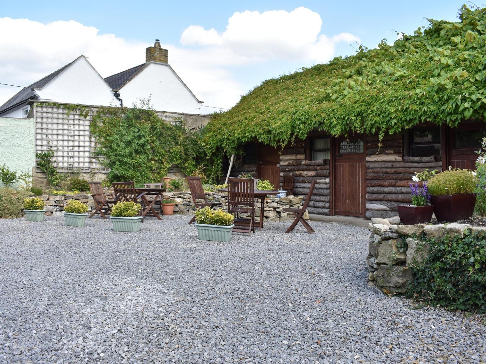 Foal Barn Cottages - Hayloft - Spennithorne Мидълхам Екстериор снимка